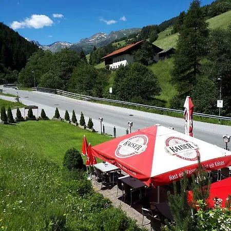 Vinaders Värdshus *